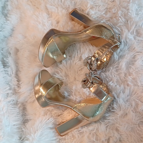 NEW Karl Lagerfeld Paris Gold Snakeprint Anisha Platform Gold Sandal Size 9.5 - Picture 11 of 14